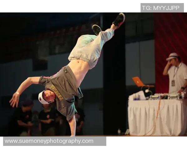 武汉滑板队在世界街舞大赛中以53分稳居积分榜首位